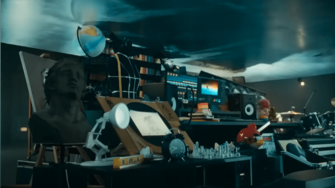 Apple: la pomme écrasée par sa pub Apple: la pomme écrasée par sa pub